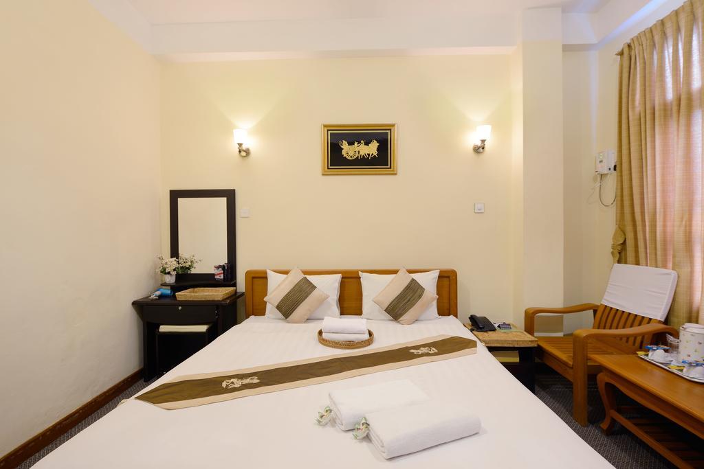 Cinderella Hotel Mawlamyine Ruang foto