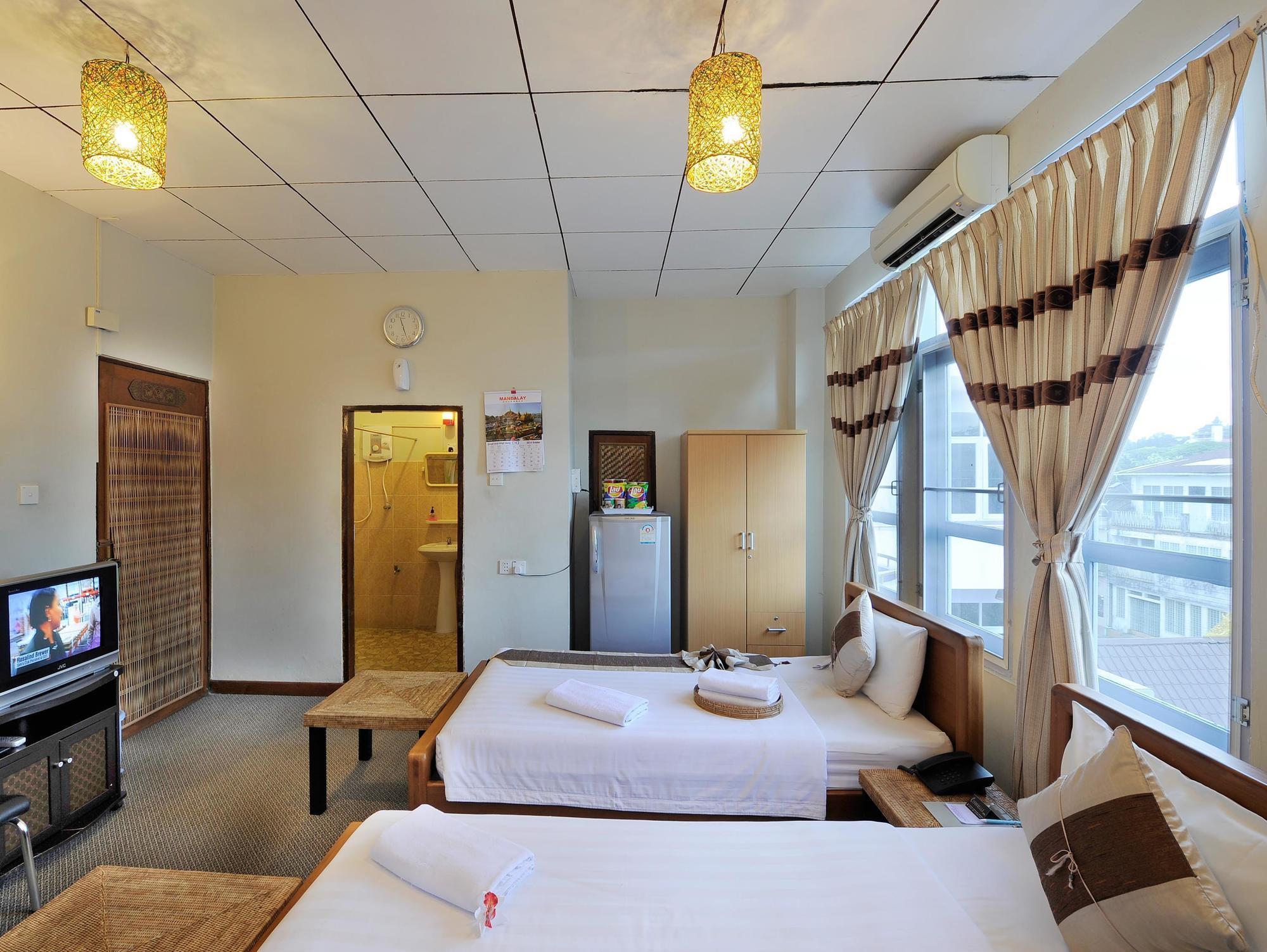 Cinderella Hotel Mawlamyine Bagian luar foto