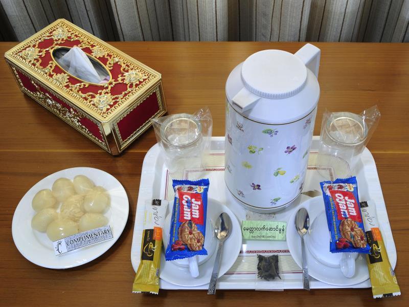 Cinderella Hotel Mawlamyine Bagian luar foto