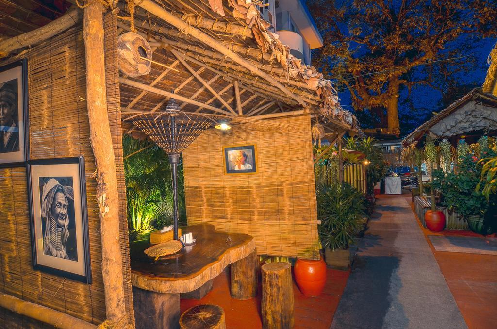 Cinderella Hotel Mawlamyine Bagian luar foto