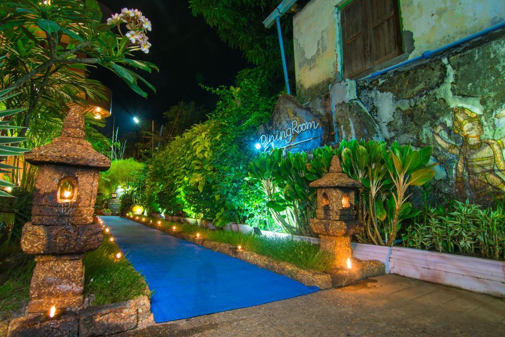Cinderella Hotel Mawlamyine Bagian luar foto
