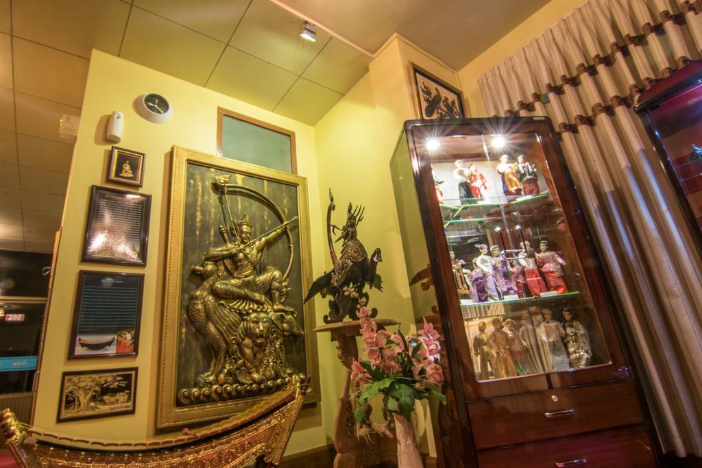 Cinderella Hotel Mawlamyine Bagian luar foto