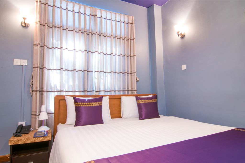 Cinderella Hotel Mawlamyine Bagian luar foto