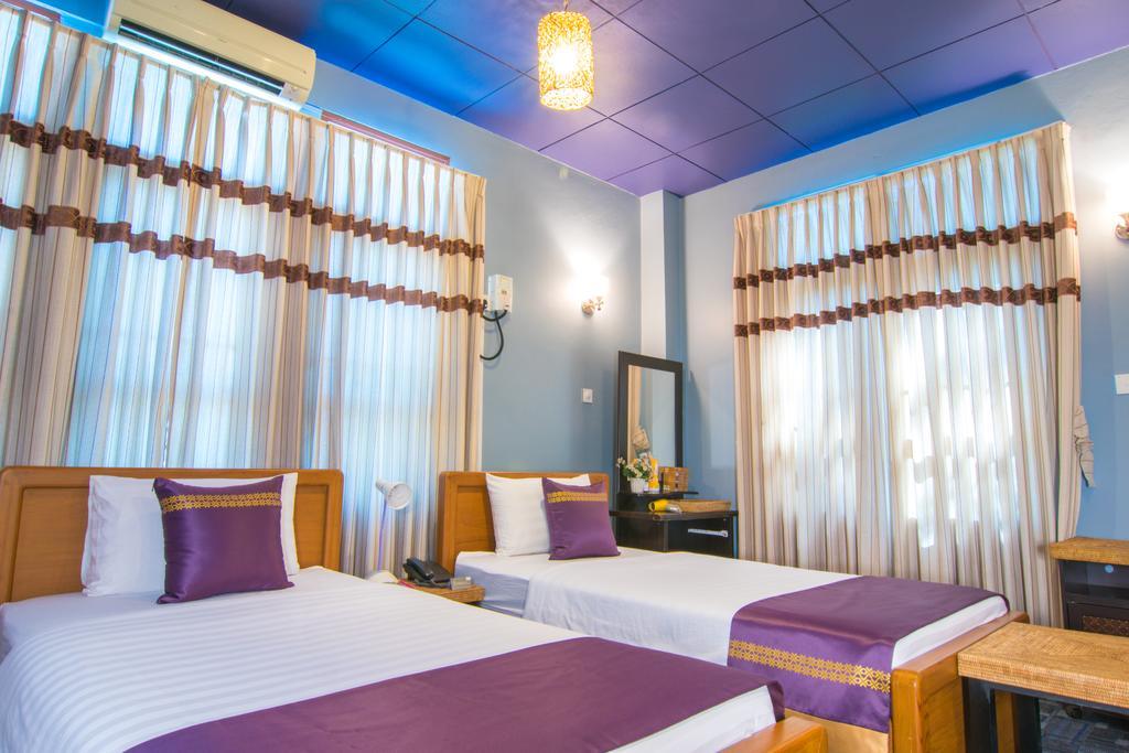 Cinderella Hotel Mawlamyine Bagian luar foto