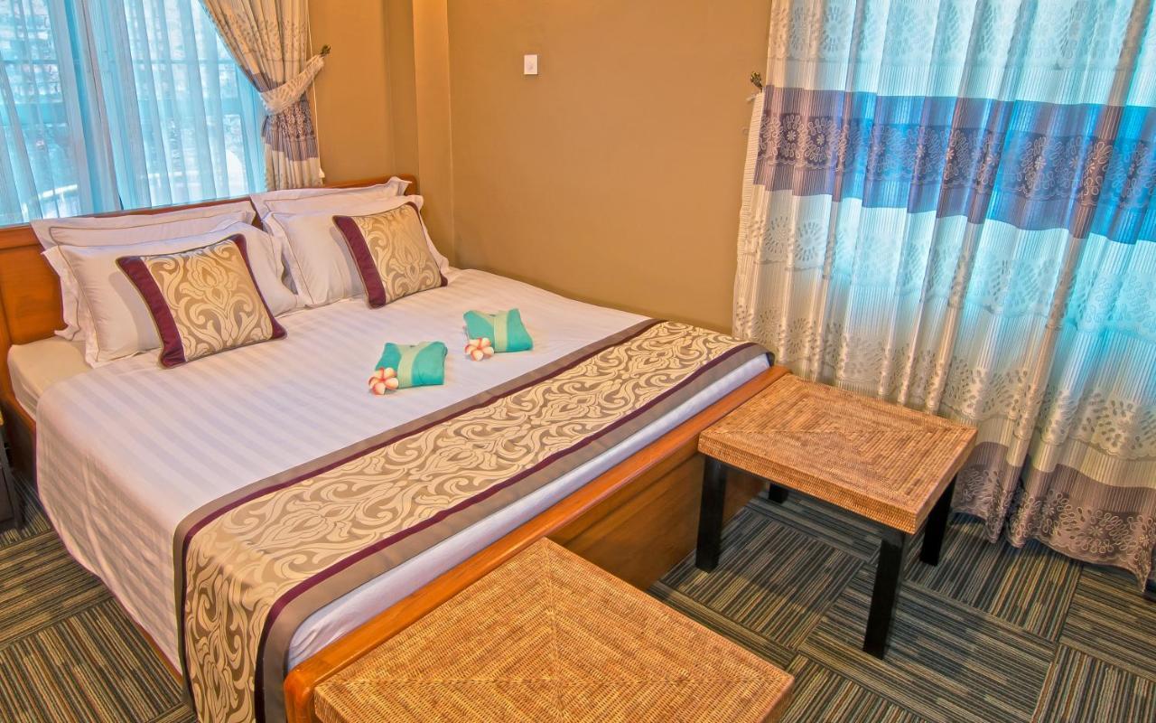Cinderella Hotel Mawlamyine Bagian luar foto